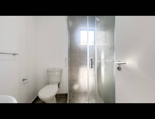 1 BEDROOM STUDIO APARTMENT TO LET IN SALT ROCK